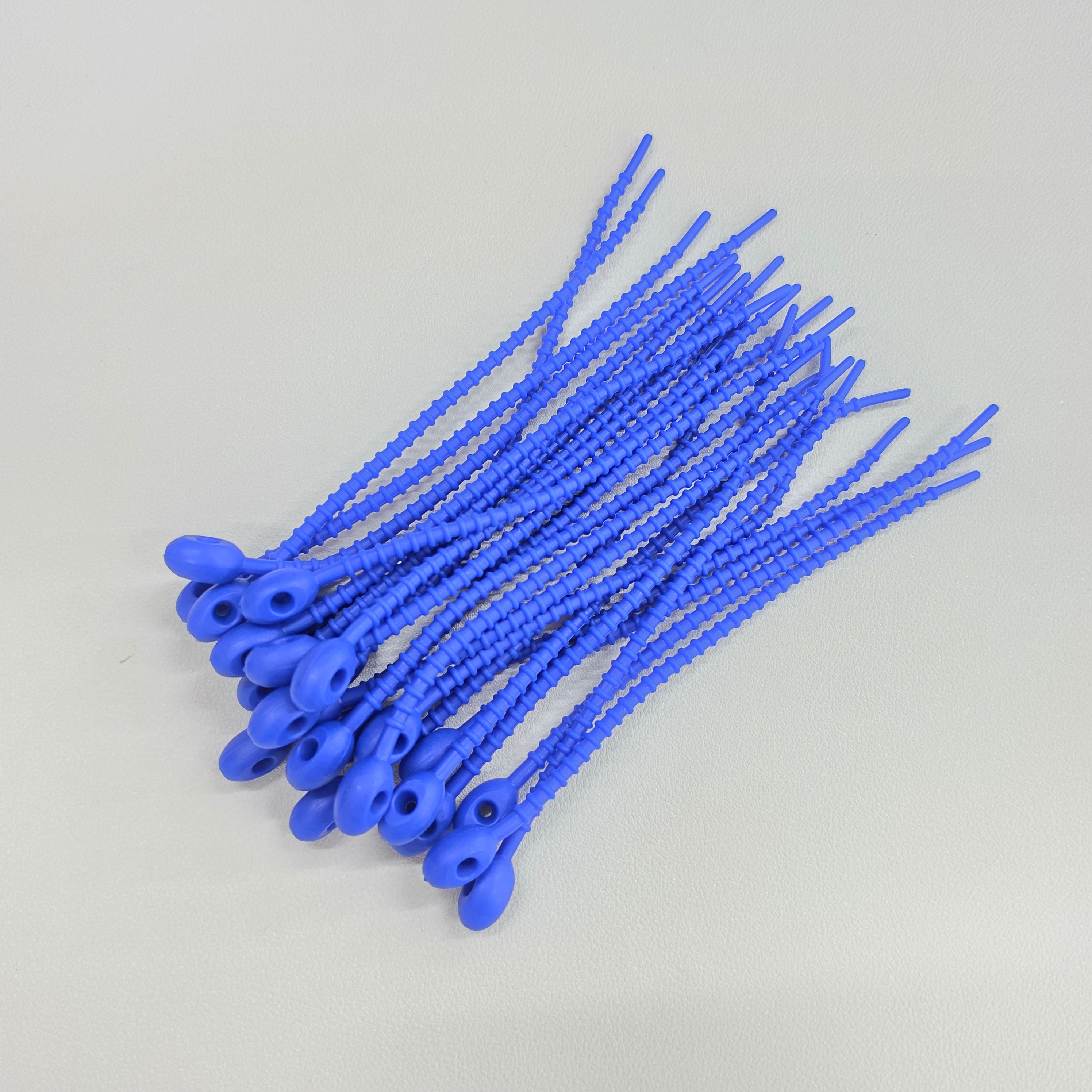 Bee Happy Silicone Tie for Keychains (25pcs)
