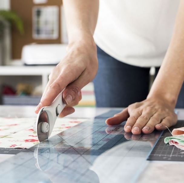 Cricut Rotary Cutter 45mm for Vinyls, Papers, Fabric and More