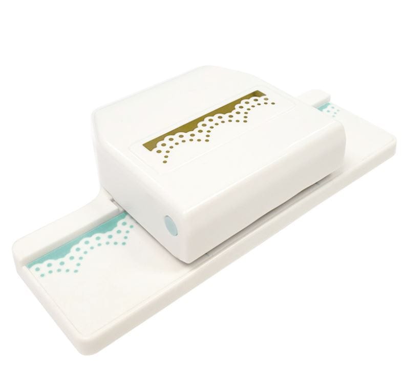 We R Memory Keepers Scallop Lace Edge Punch